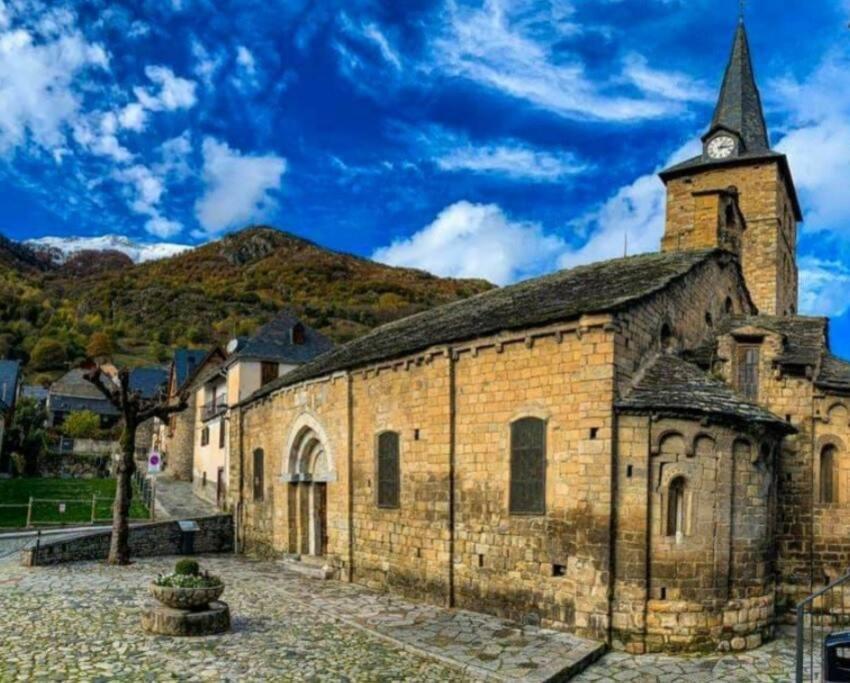 Mcastet, Casita Aranesa En El Valle De Aran Bossost Exterior photo